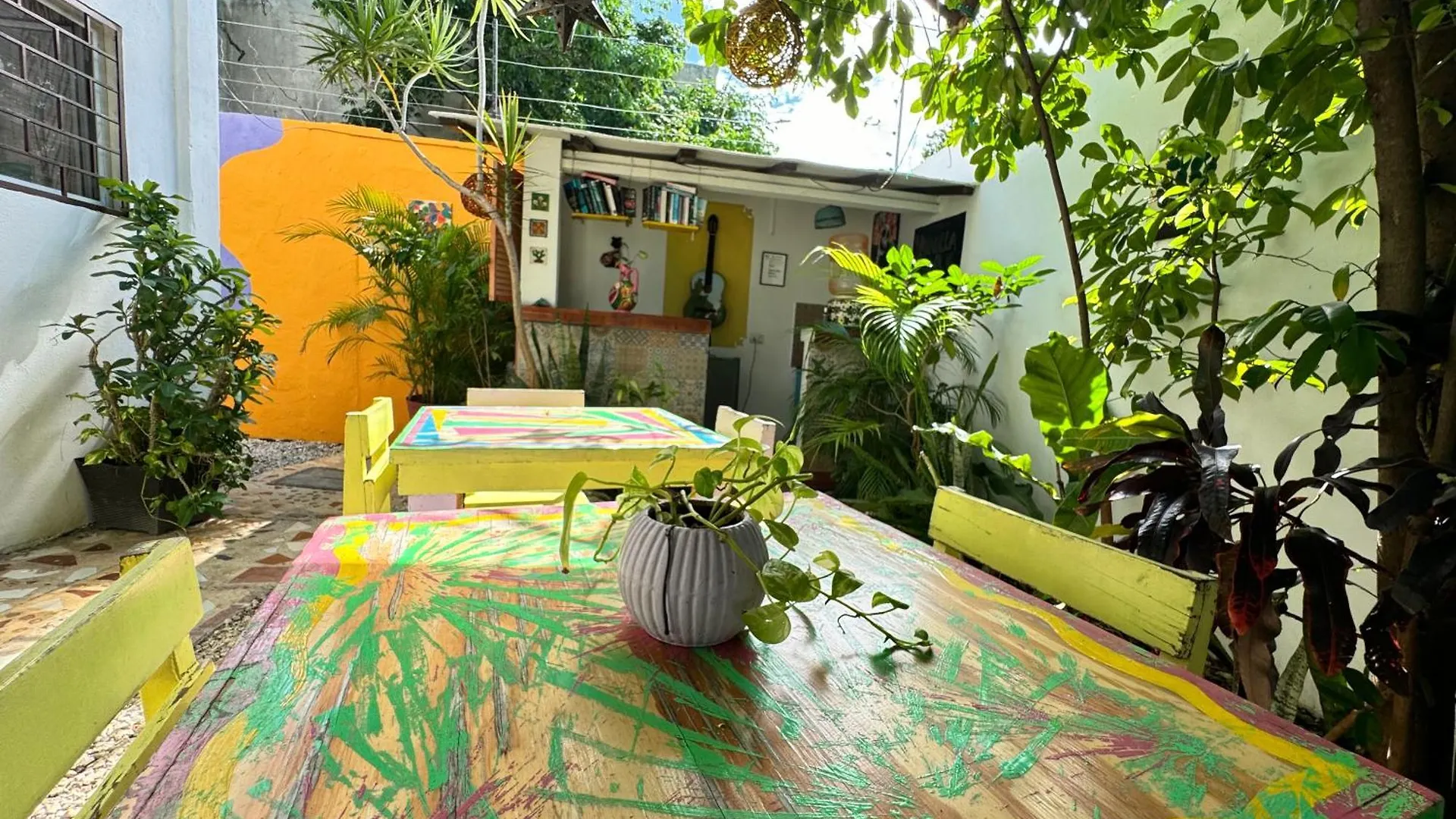 ** Bed & Breakfast 